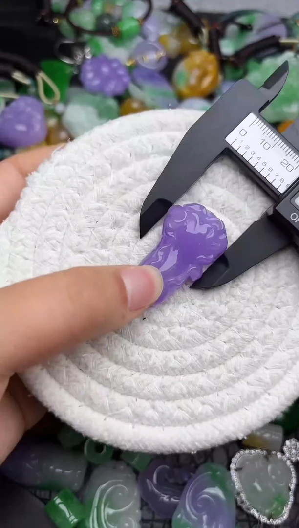 颈饰未镶嵌翡翠缅甸翡翠吊坠