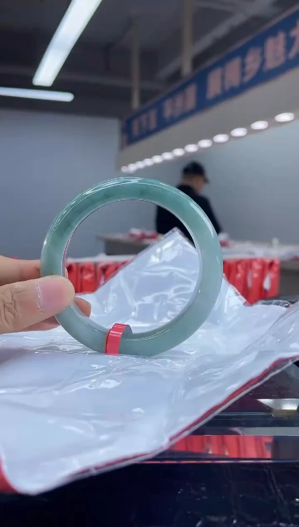 未镶嵌手镯翡翠  3