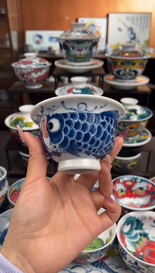 瓷片昨明压手杯（福利价格）