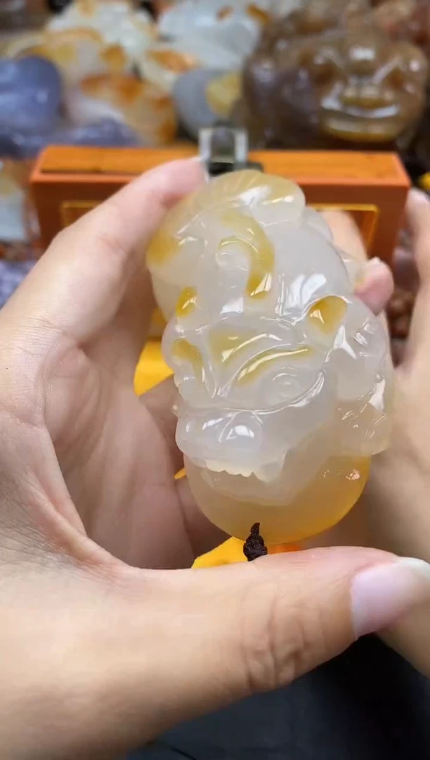 未镶嵌1玛瑙/玉髓心****陳ll