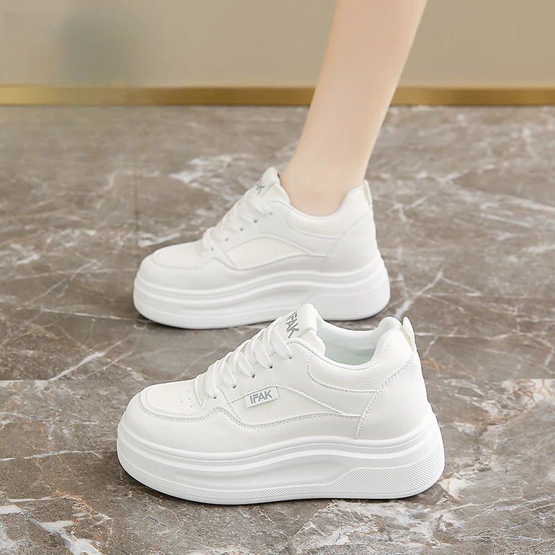 爆款踩屎感拼色小白鞋2025新款厚底增高时尚板鞋休闲运动鞋