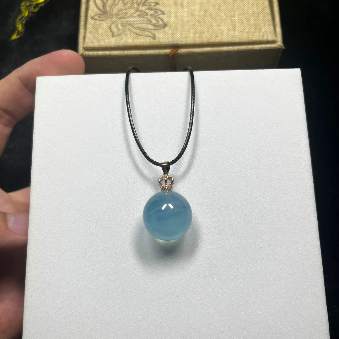 天然正品冰蓝海蓝宝圆珠吊坠时尚女款气质海蓝宝小巧精致百搭项链