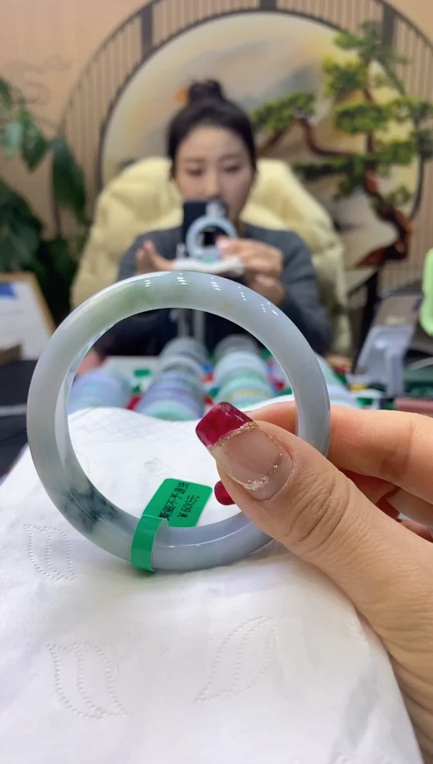 【闪购商品】翡翠手镯未镶嵌99910441