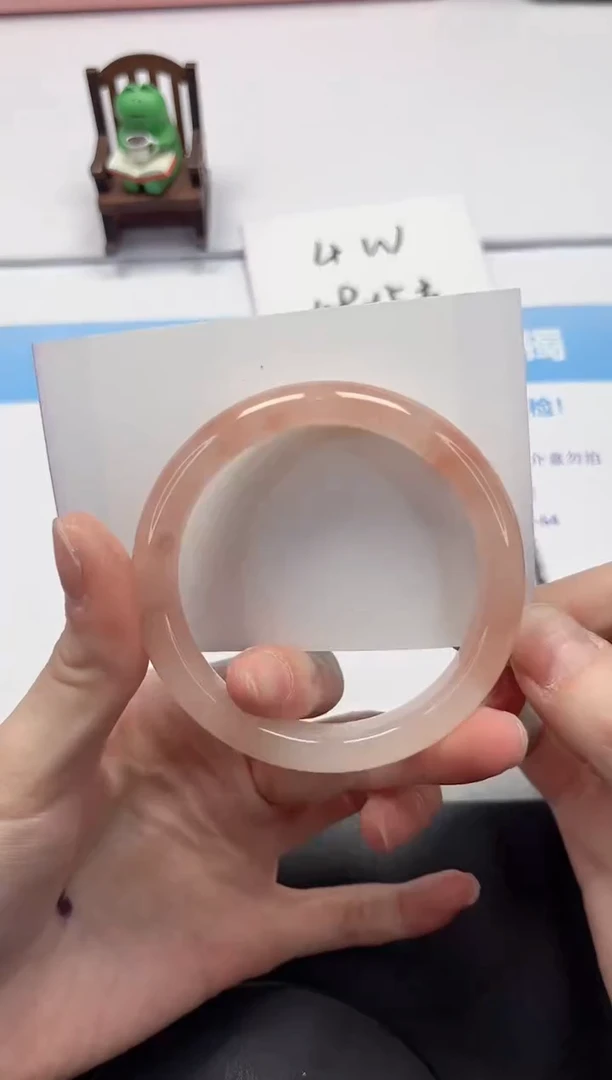 【闪购商品】石英质玉手镯未镶嵌V169-55.5