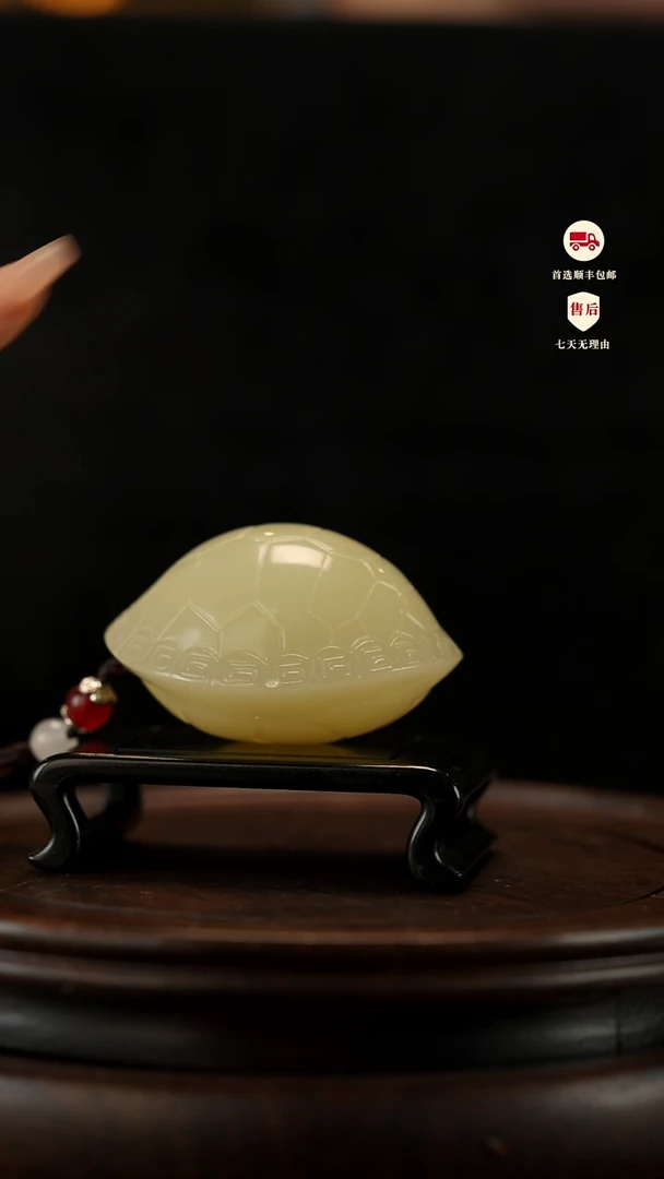 云南石竹叶青雕刻：博古富甲