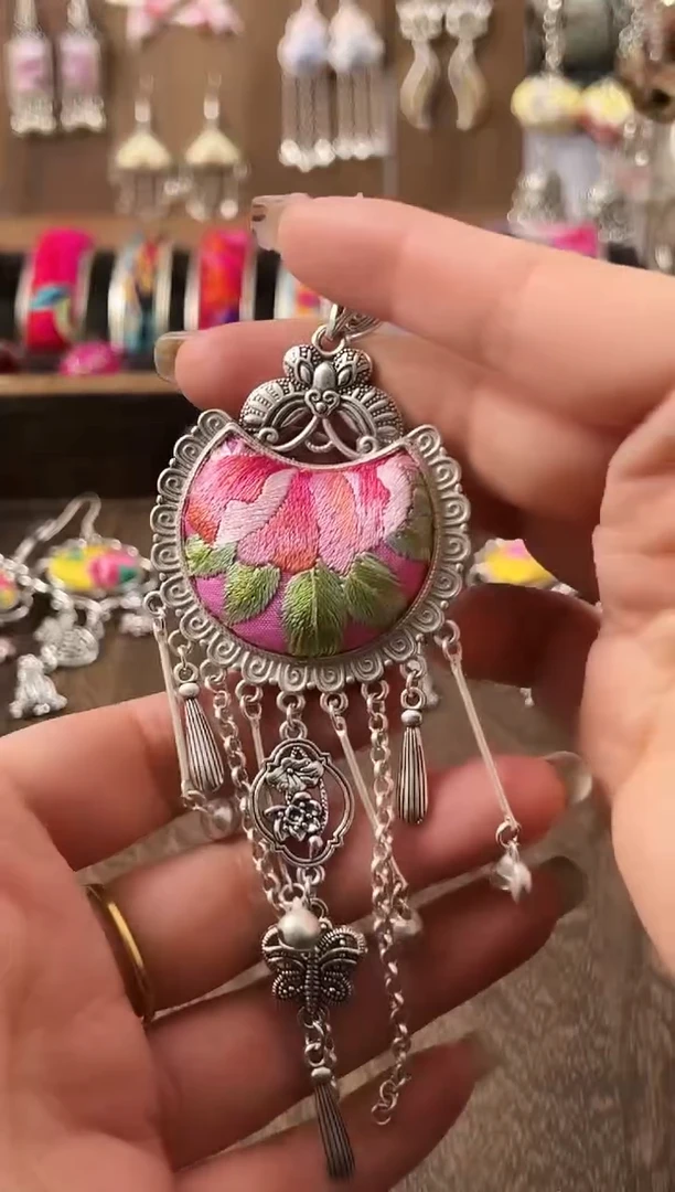 【闪购商品】织绣民族风老绣饰品028