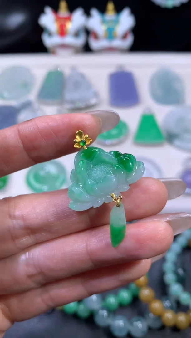 吊坠(不含链)18K金镶嵌翡翠