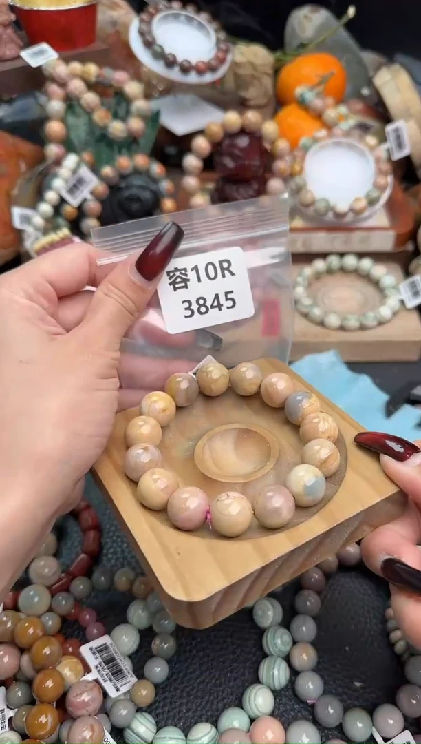 【闪购商品】石英质玉手链未镶嵌10R3845