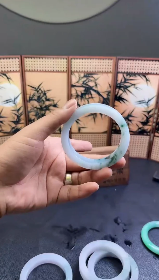 未镶嵌手镯定制翡翠果*皮手镯定制
