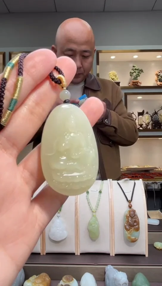 颈饰未镶嵌和田玉苏