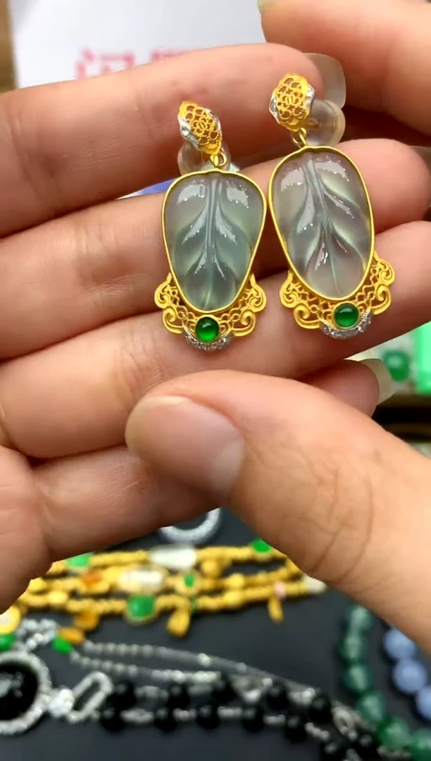 18K金镶嵌翡翠耳饰142-中国好珍宝