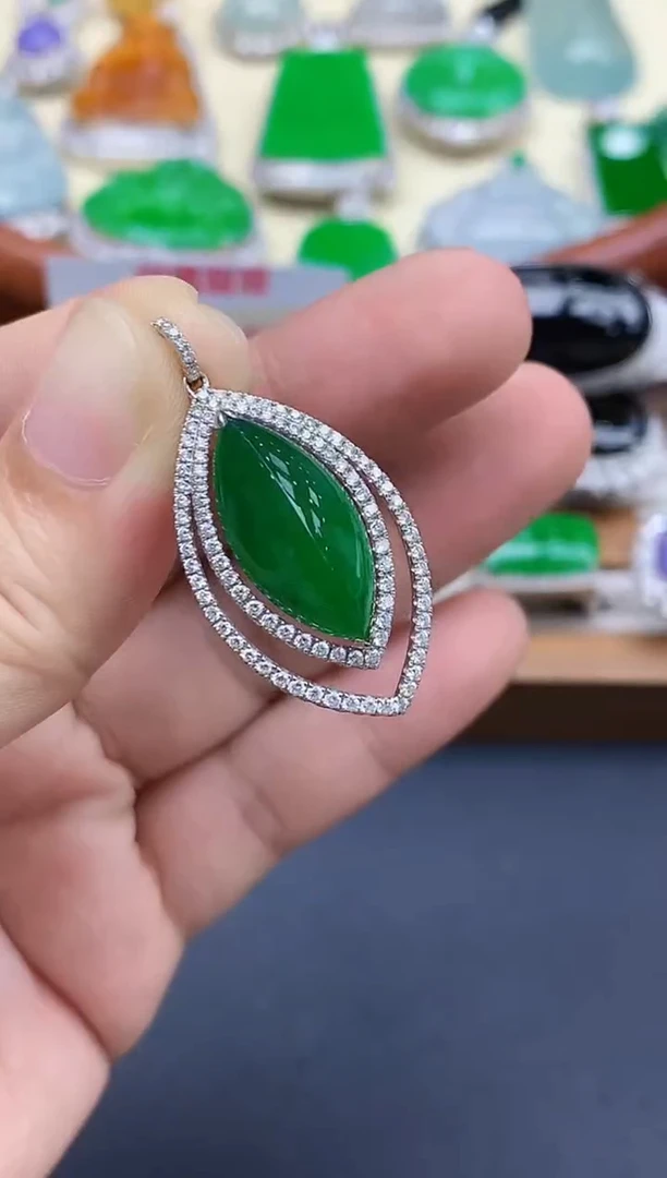 颈饰18K金镶嵌翡翠414-中国好珍宝