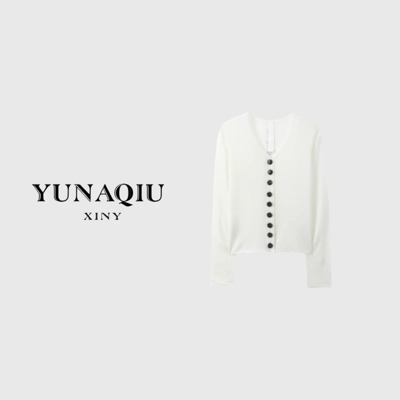 YUNAQIU-气质长袖白色轻奢纯色设计师针织衫-8533