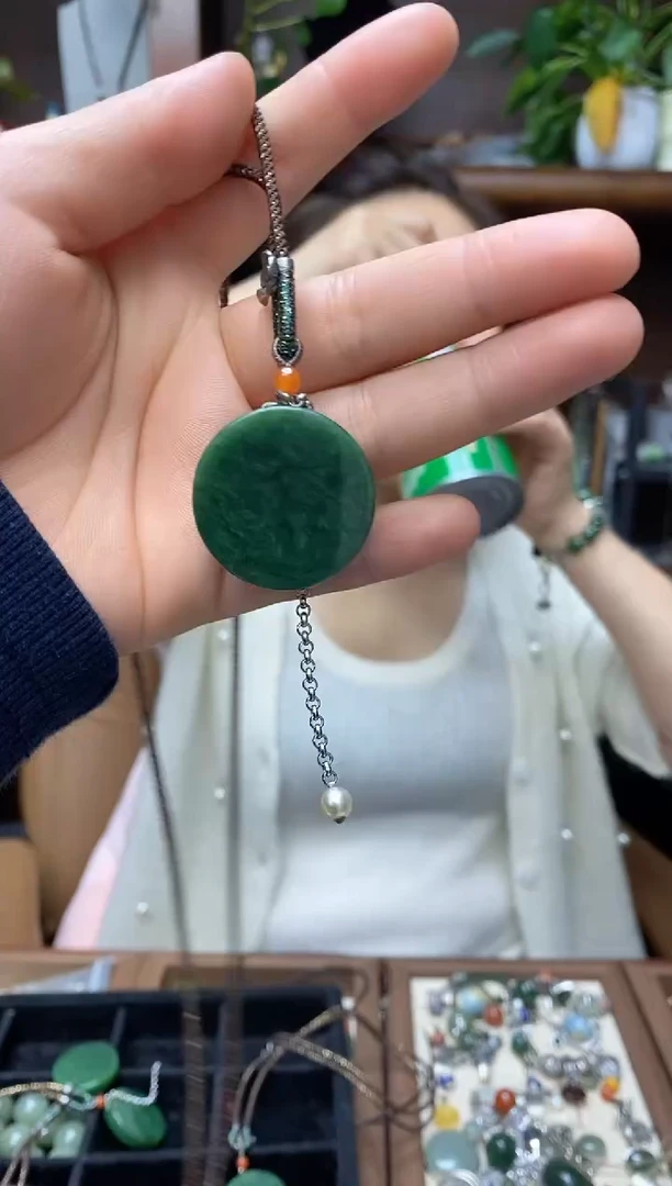 颈饰未镶嵌和田玉·