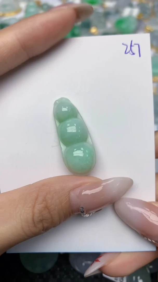 【闪购商品】翡翠颈饰未镶嵌 天然翡翠A货