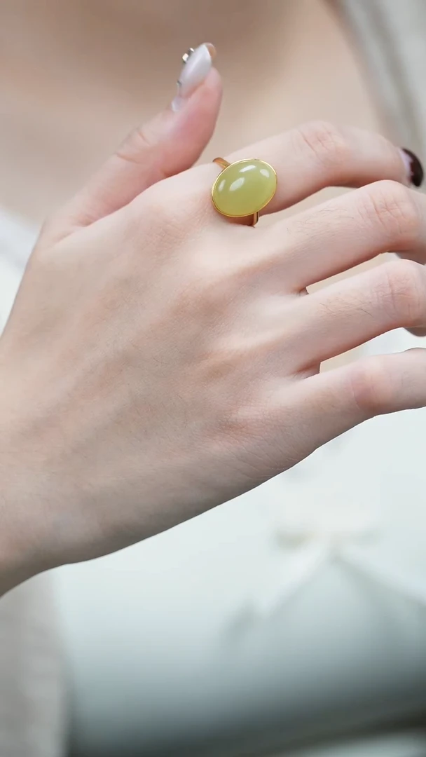 18K金镶嵌戒指和田玉3