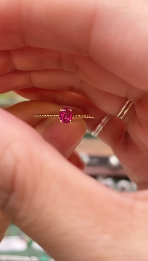 红宝石戒指18K金镶嵌主石：0.26ct