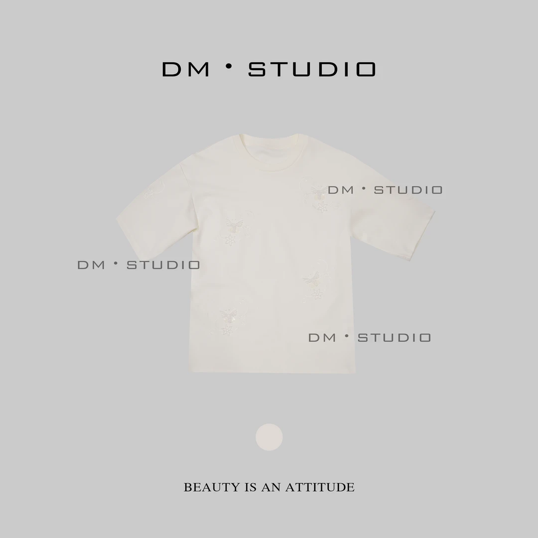 DM•STUDIO/百搭气质纯色珠珠蝴蝶绣花圆领短袖上衣（H2404）