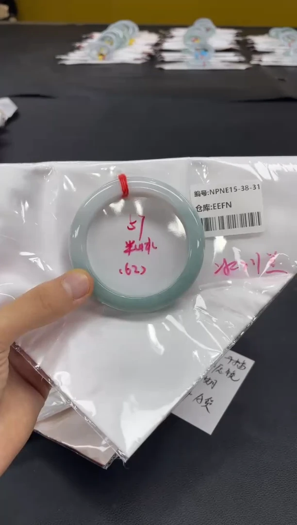 未镶嵌手镯翡翠翡翠手镯