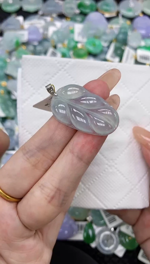 颈饰18K金镶嵌翡翠11111111111