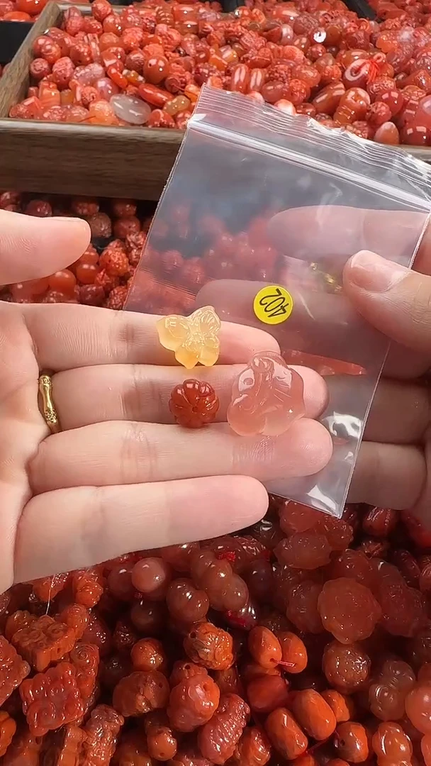 颈饰未镶嵌南红玛瑙1