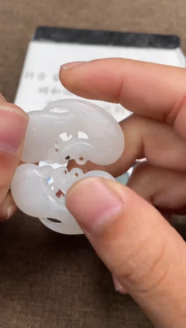 颈饰未镶嵌和田玉N****人321