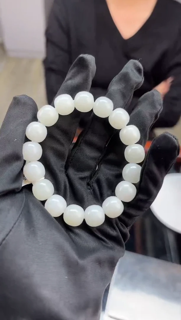 未镶嵌手串和田玉董小姐推荐 多样性发货 拍一发一yt12