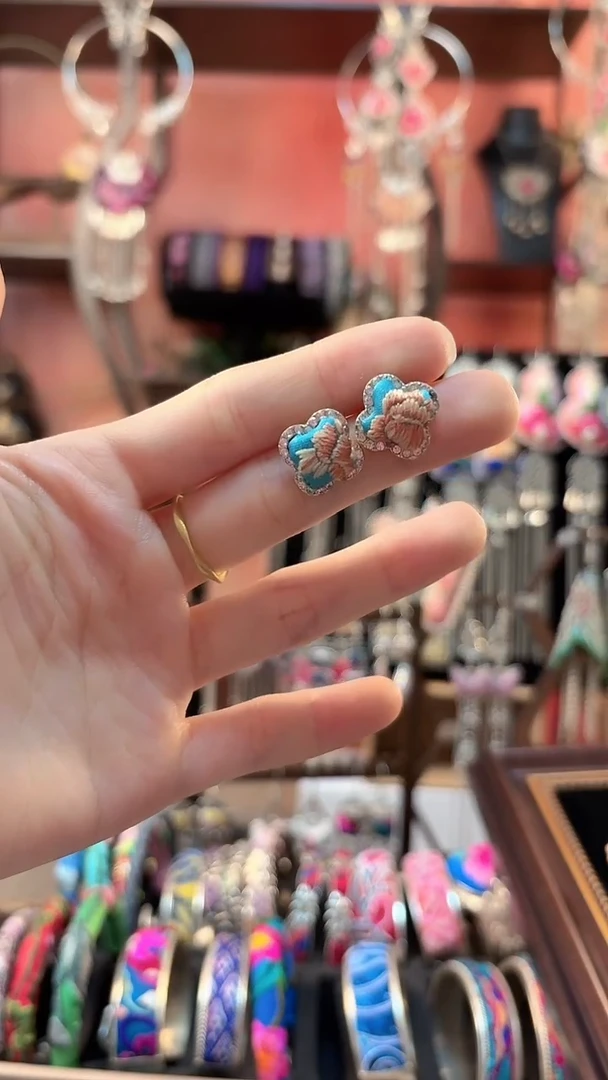 织绣 云织谣民族风精美饰品   170