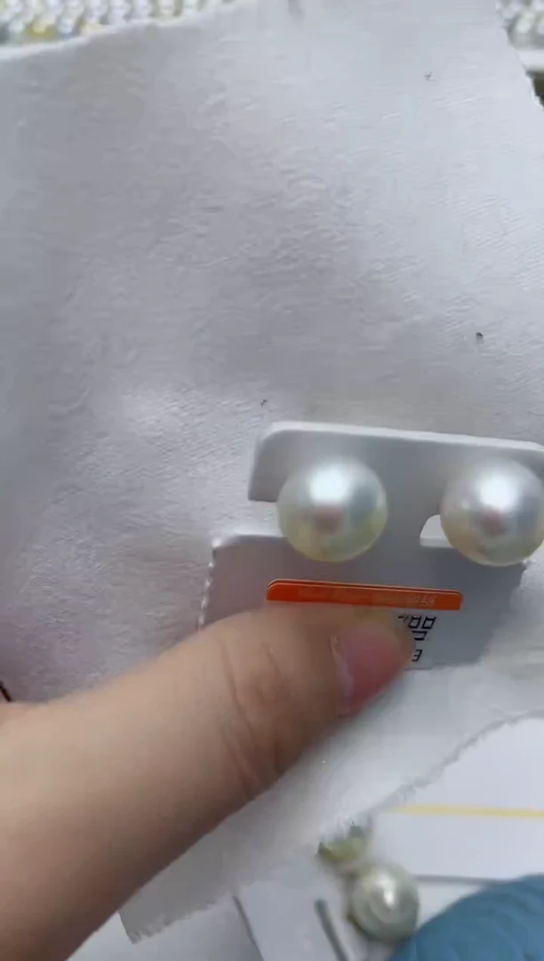 【闪购商品】海水珍珠耳饰18K金镶嵌A88