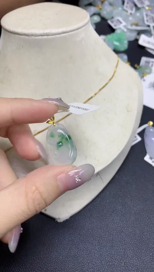 颈饰18K金镶嵌翡翠天然缅甸翡翠A货百元以上9元证书费自理