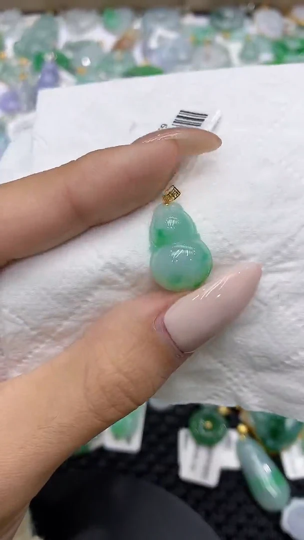 颈饰18K金镶嵌翡翠111111111111