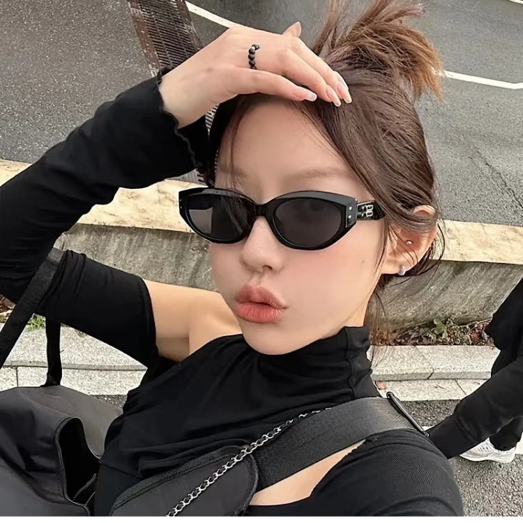 2025新款时尚百搭款潮流平光镜/墨镜网红韩版复古眼镜（100-199）