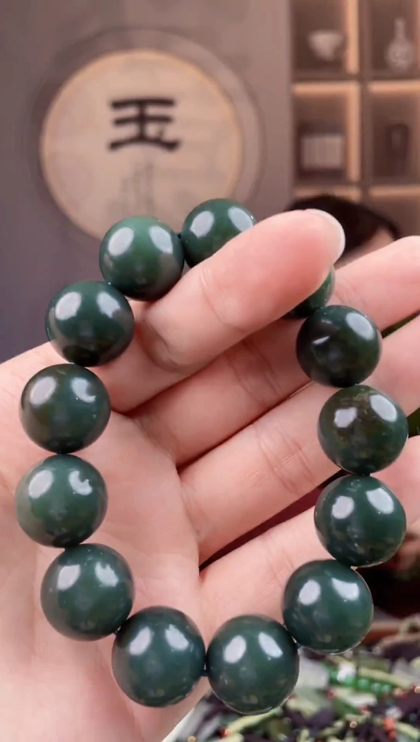 颈饰未镶嵌和田玉拍一发一，多样性发货