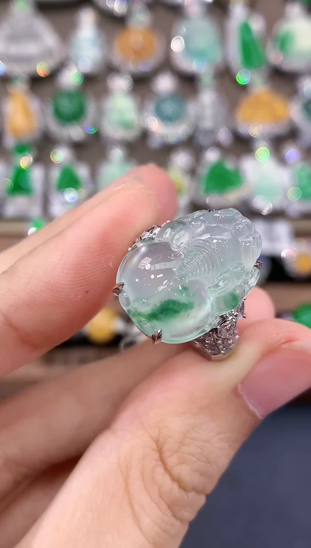 翡翠戒指18K金镶嵌D50