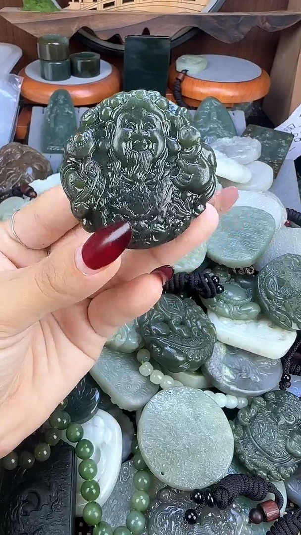 颈饰未镶嵌和田玉1