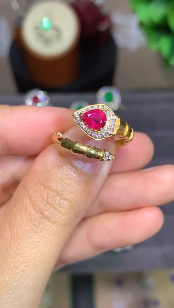 18K金镶嵌戒指红宝石0.5CT