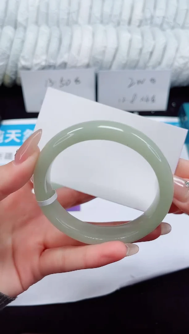 未镶嵌手镯石英质玉300-58/59