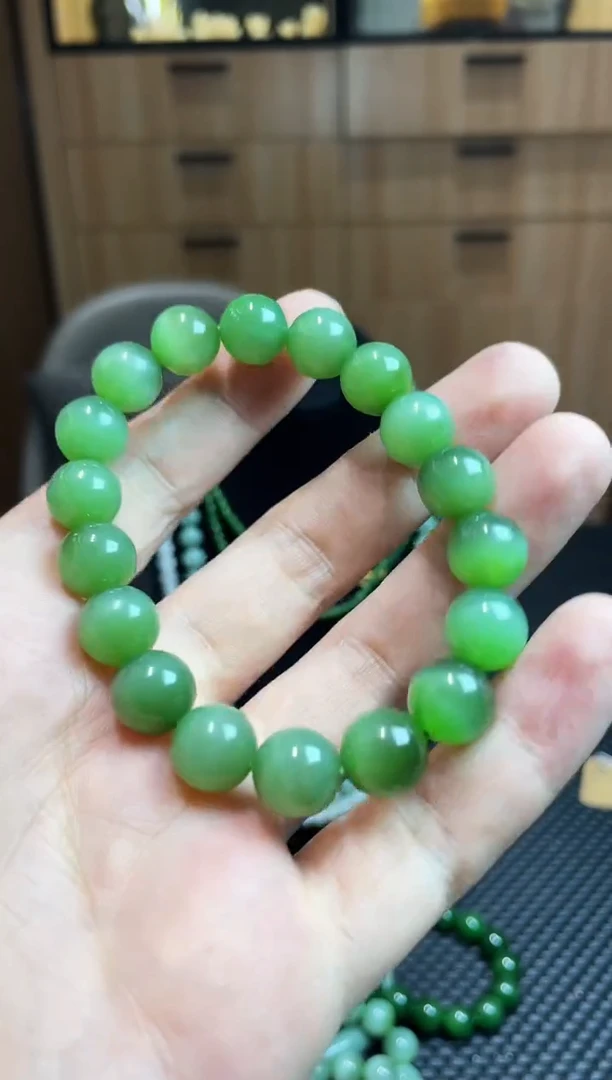 颈饰未镶嵌和田玉和田玉碧玉阳绿猫眼手串11mm