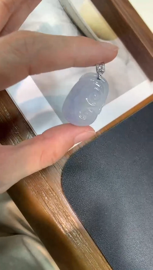 翡翠18K金镶嵌颈饰如意