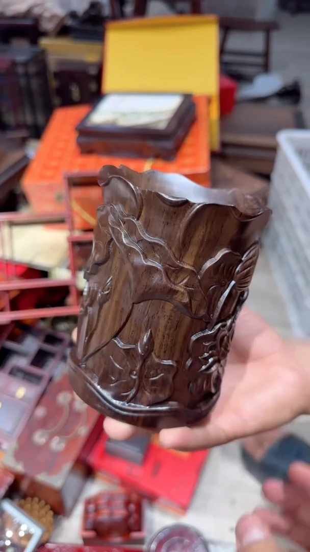 木 光头红木工艺品-黑檀木荷花笔筒