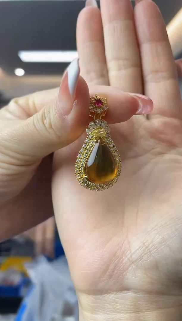 【闪购商品】未镶嵌琥珀裸石多样性一件发货