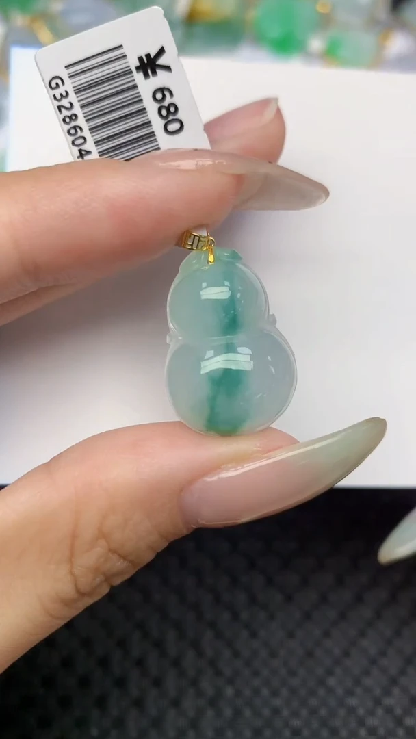 翡翠18K金镶嵌颈饰 天然翡翠a货