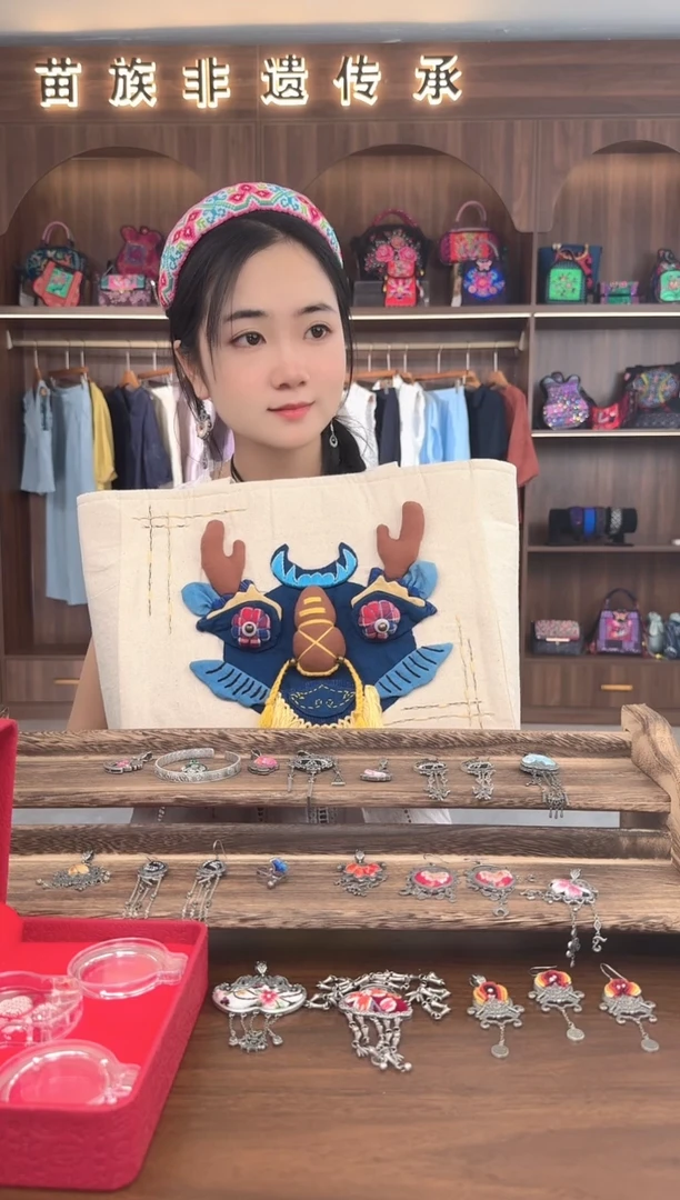 织绣扶光苗绣传承L57