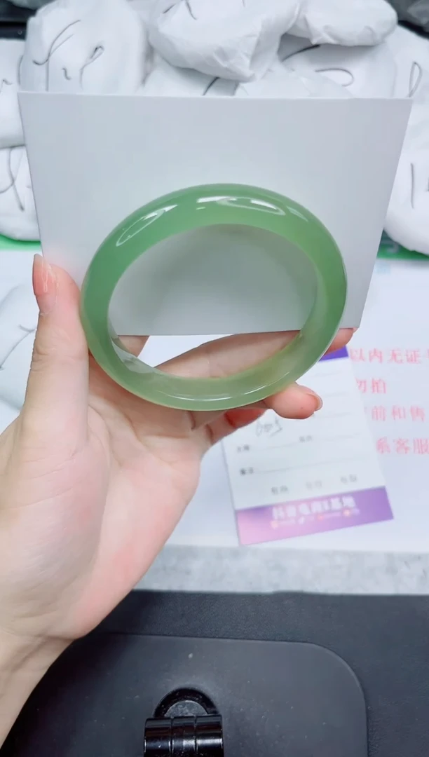 石英质玉手镯未镶嵌56-60
