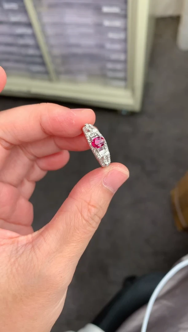 【闪购商品】红宝石戒指18K金镶嵌62分无烧红宝石戒指