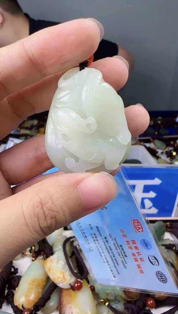 和田玉未镶嵌颈饰1