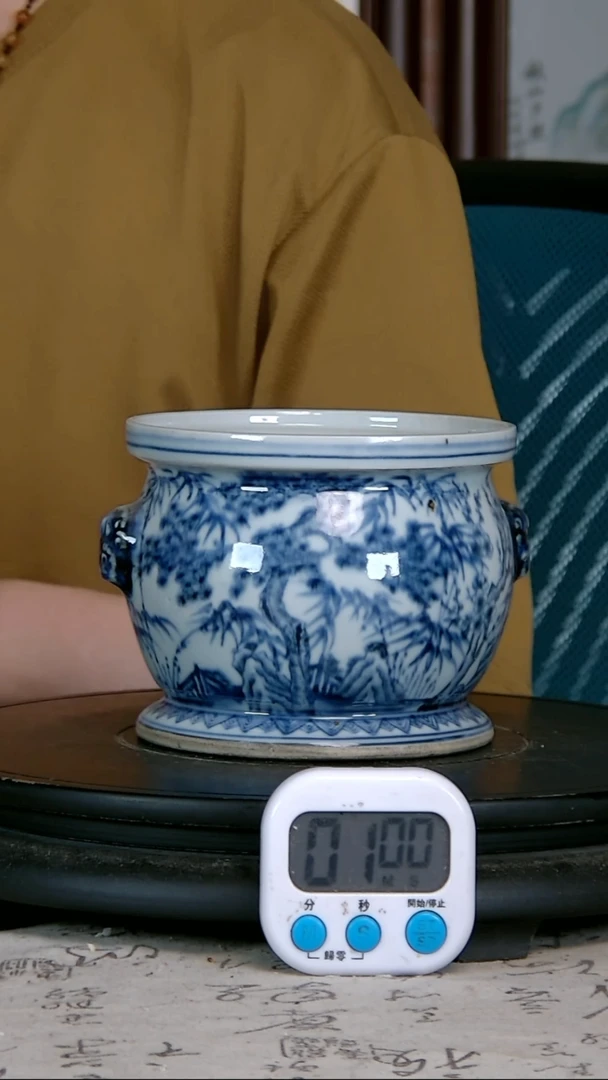 李*计青花精绘花卉图炉