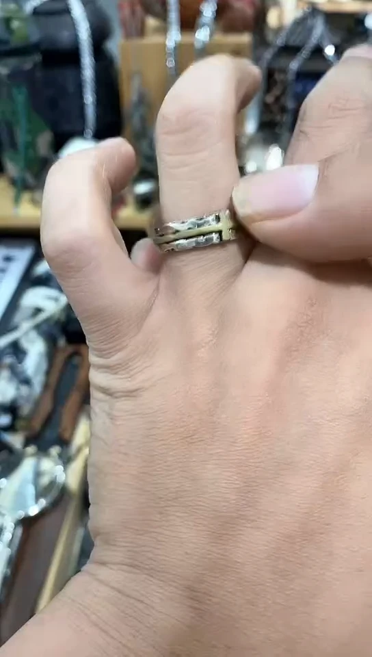 瓷片闪购商品  如图所示