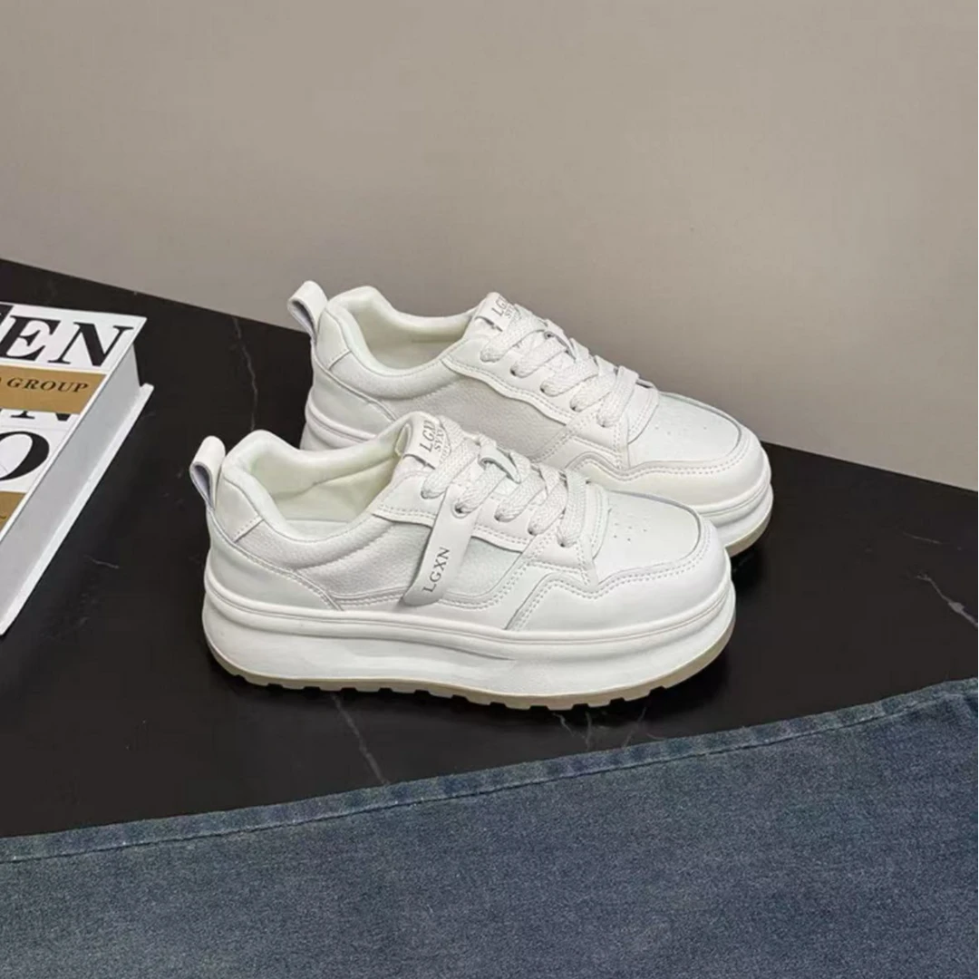 【茵茵家】厚底圆头板鞋增高板鞋潮鞋真皮小白鞋时尚网面2SHN-08