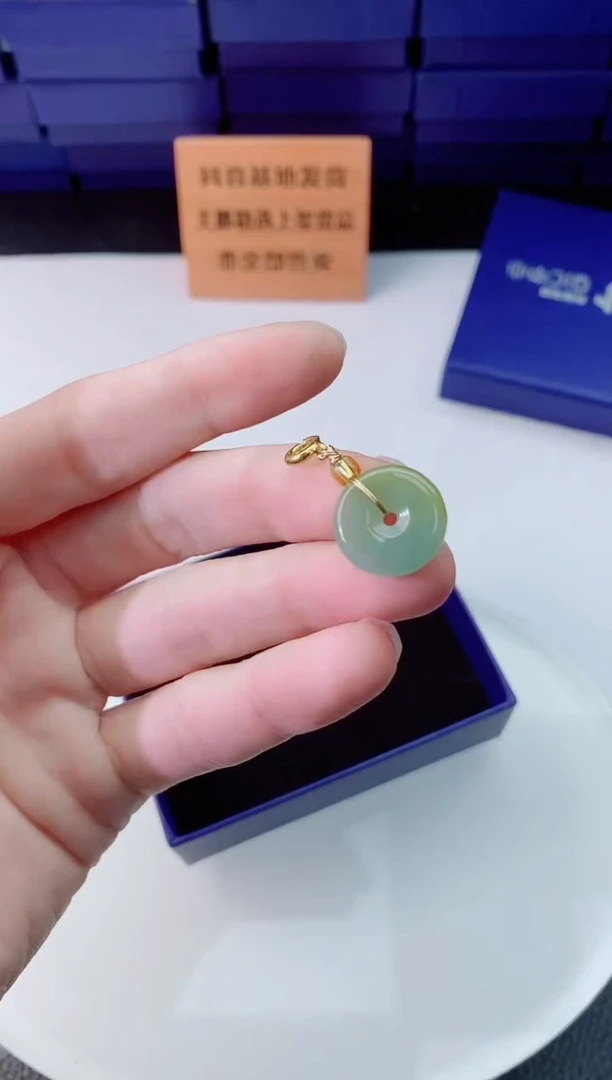 翡翠未镶嵌颈饰11111111